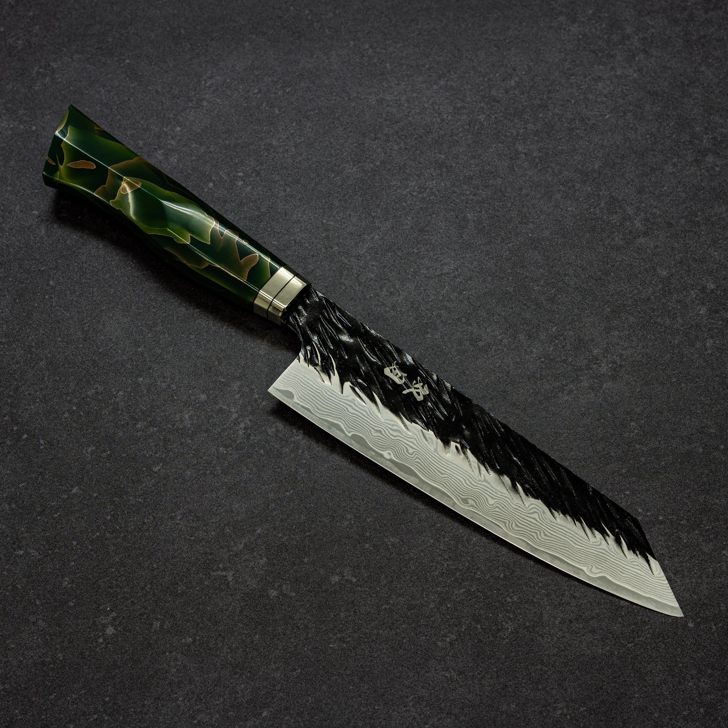 Black Scratch-Hammered Finish 67lays Damascus Bunka 180mm Emerald Handle