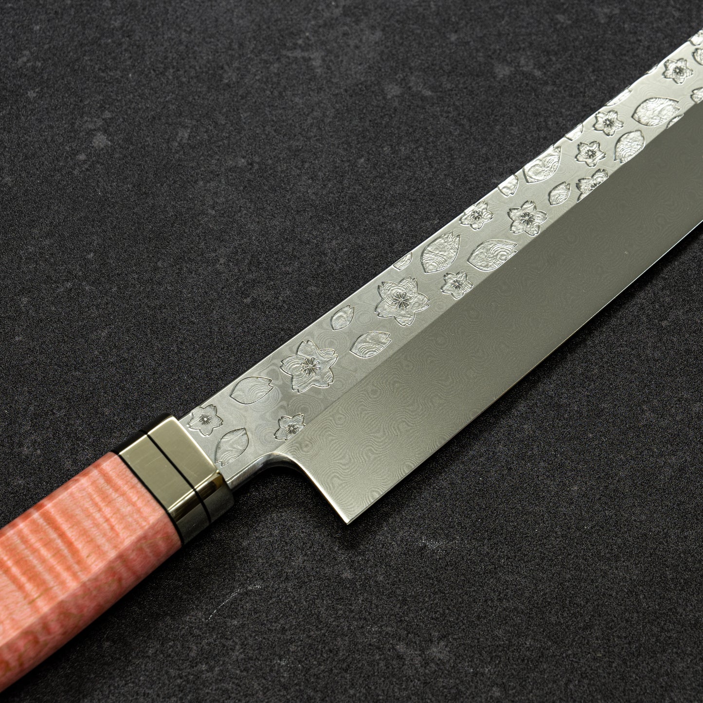 【Pre-Order】Polished Cherry Blossoms Hammered Finish Coreless Damascus Sakimaru-Yanagiba 350mm