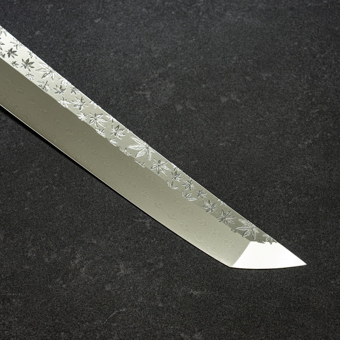 【Pre-Order】Polished Maple Stream Hammered Finish Coreless Damascus Sakimaru-Yanagiba 270mm