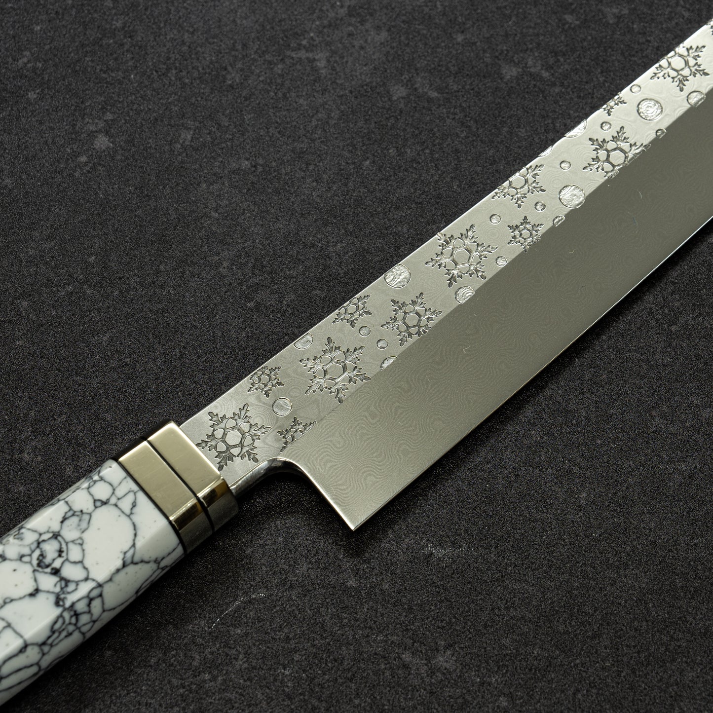 【Pre-Order】Snowflake Hammered Finish Coreless Damascus Sakimaru-Yanagiba 270mm