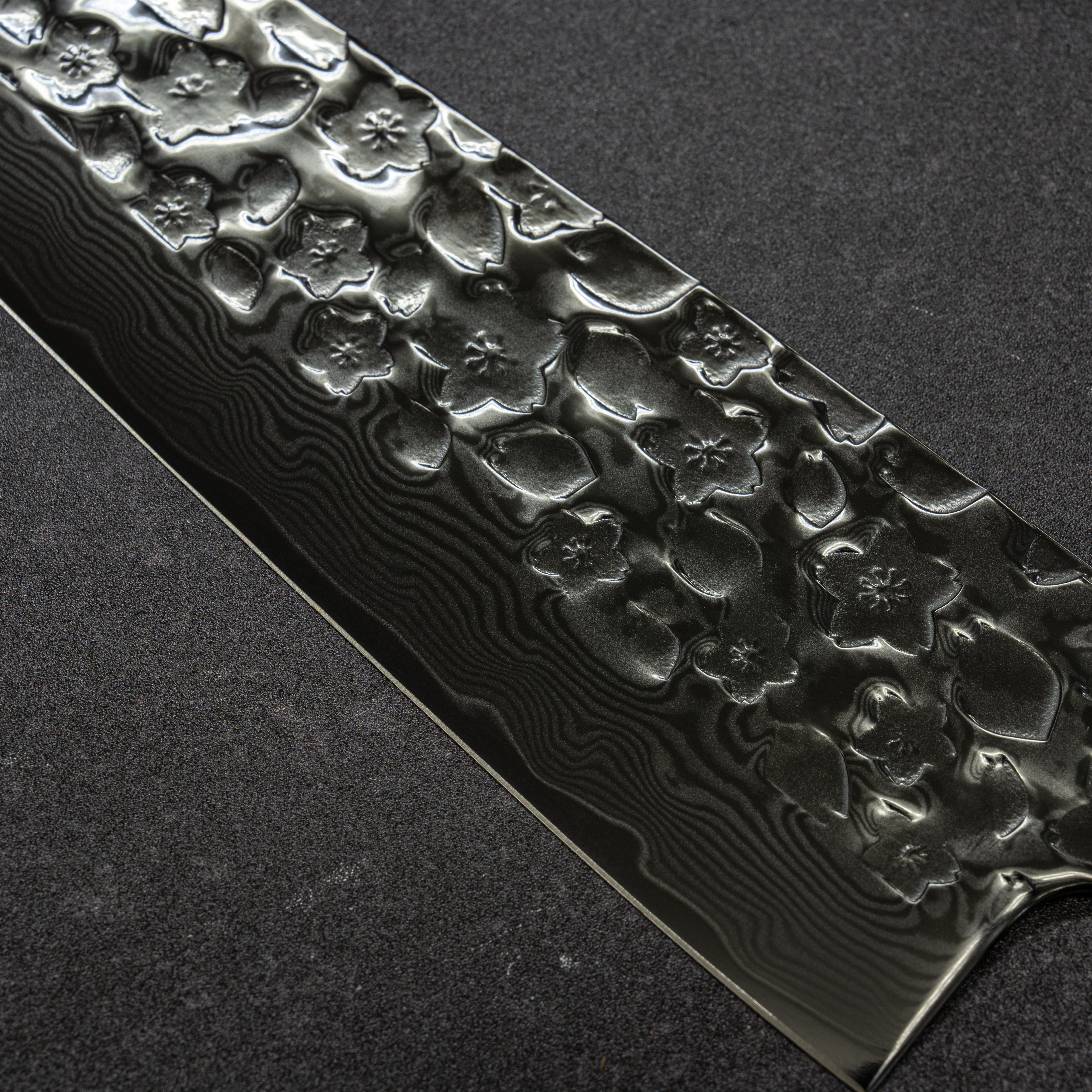 sakura_etoile920 Night Cherry Blossoms Hammered Finish 67lays Damascus Santoku